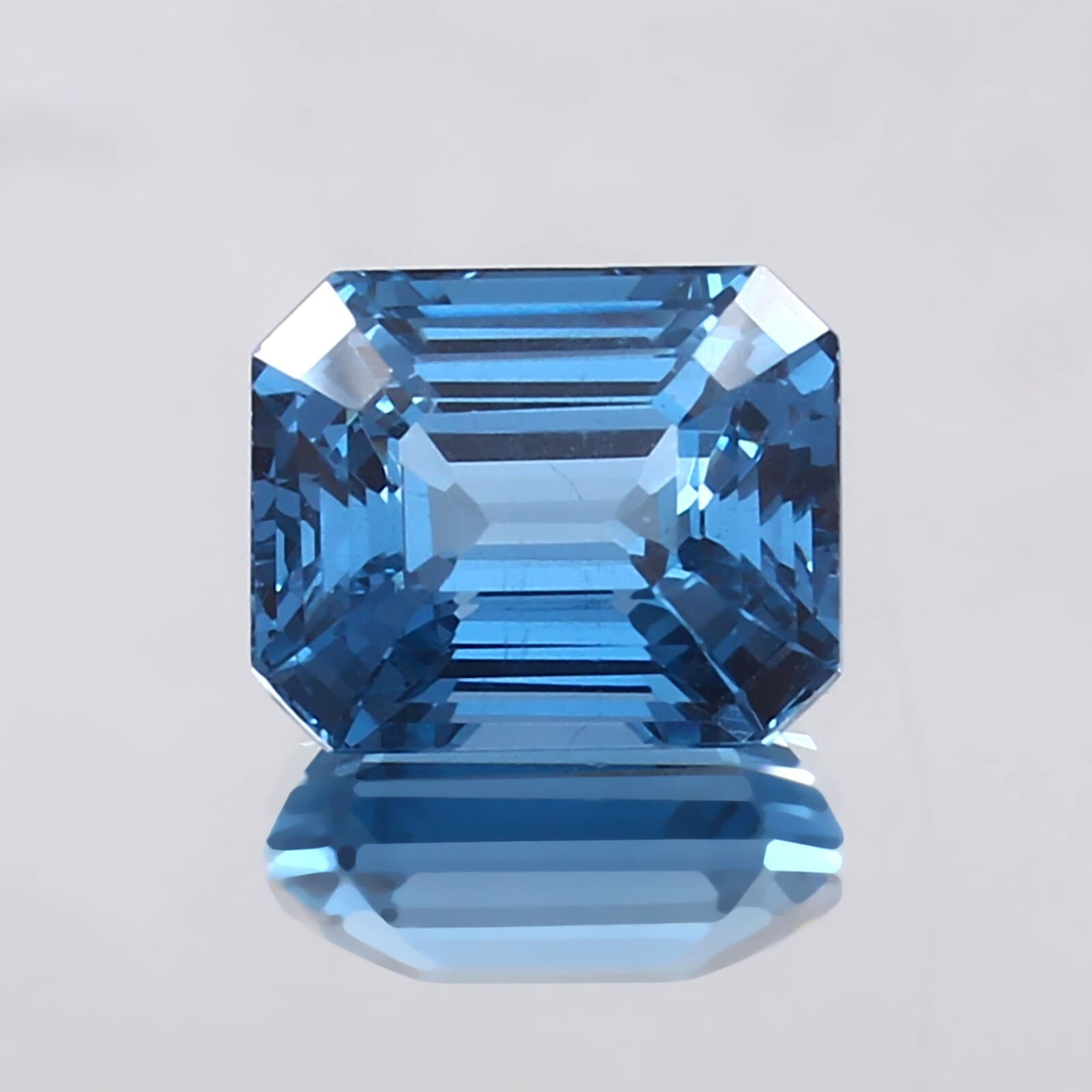 CrystalScents bringt Klarheit und Mut durch aquamarin in dein Leben