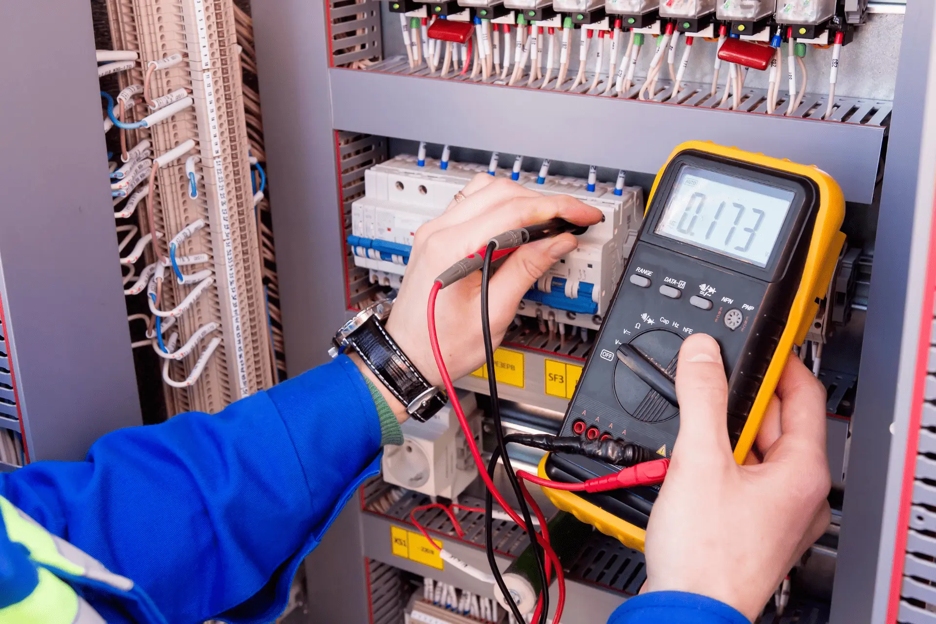 Prüfung ortsveränderlicher elektrischer Betriebsmittel nach DGUV Vorschrift – Das müssen Sie beachten