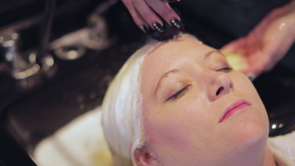 Rückwärtswaschanlage Friseur: So wird Haarwäsche zum Highlight